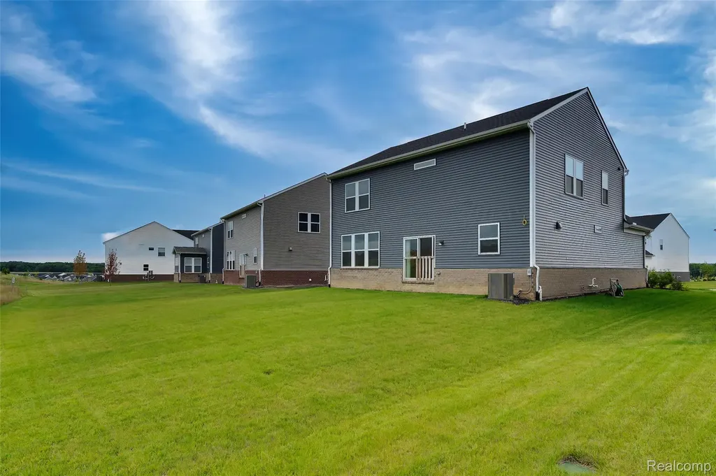 4568 Paradise Parkway Milford Charter Township MI 48381