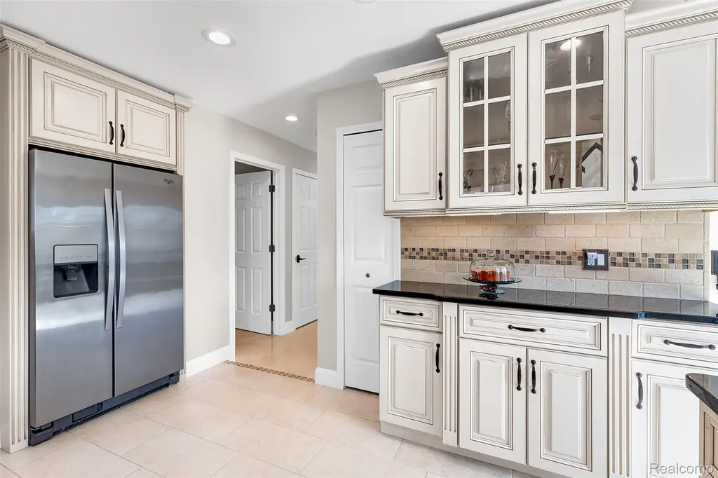 37814 Avon Lane Farmington Hills City MI 48331
