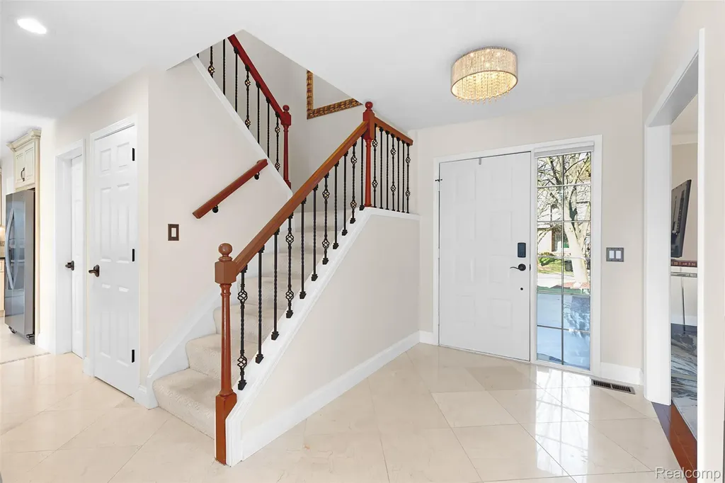 37814 Avon Lane Farmington Hills City MI 48331