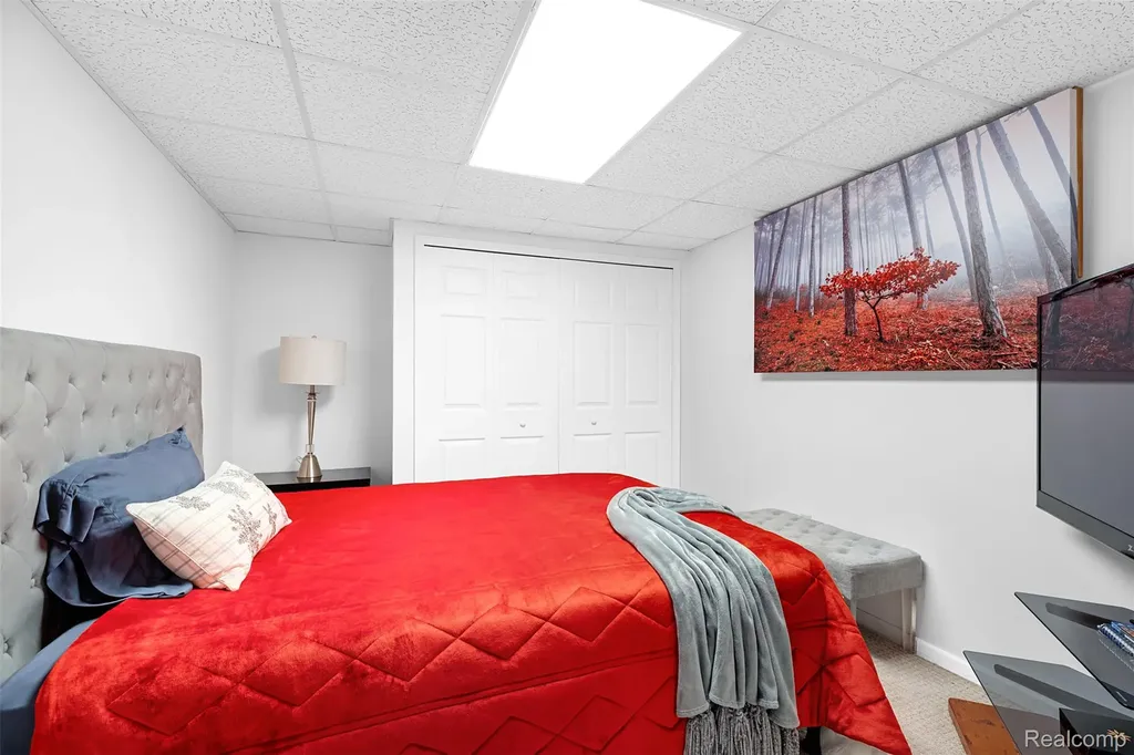 37814 Avon Lane Farmington Hills City MI 48331