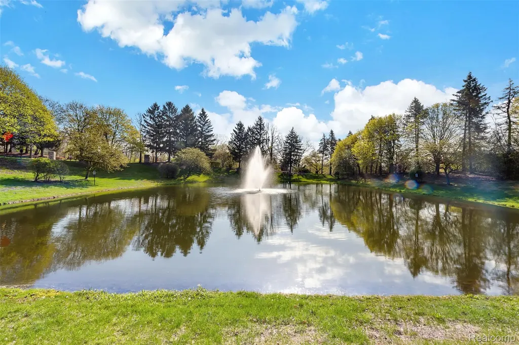37814 Avon Lane Farmington Hills City MI 48331