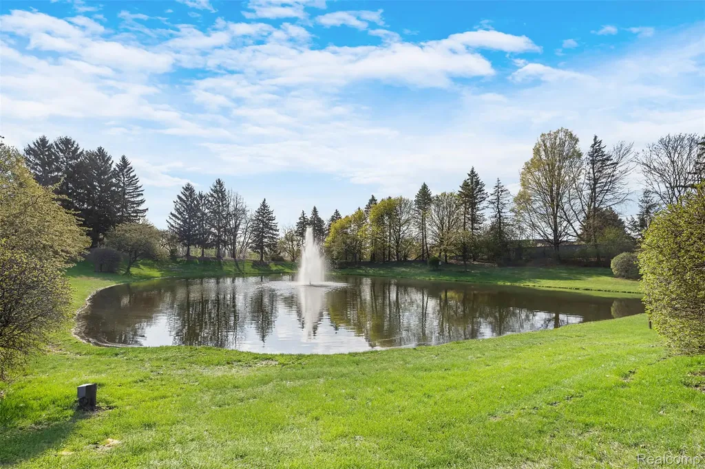 37814 Avon Lane Farmington Hills City MI 48331