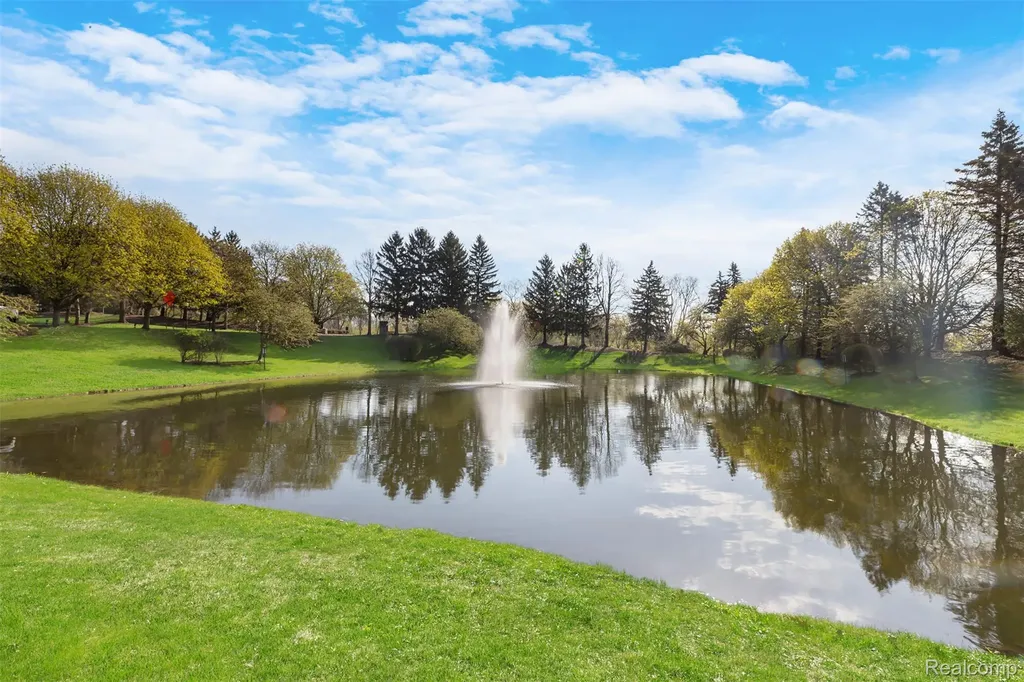 37814 Avon Lane Farmington Hills City MI 48331