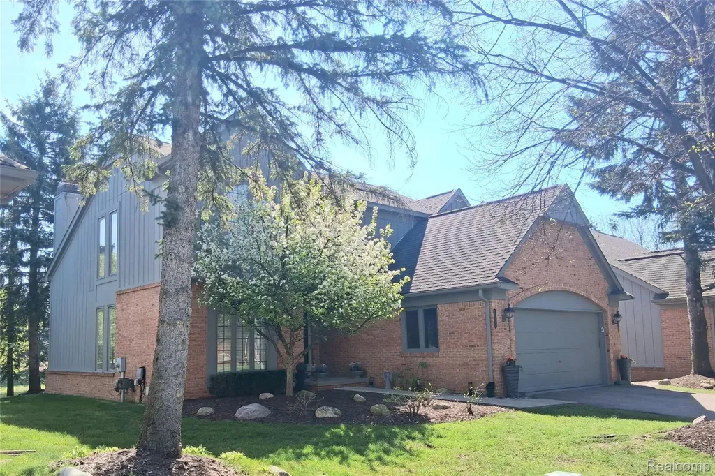 37814 Avon Lane Farmington Hills City MI 48331