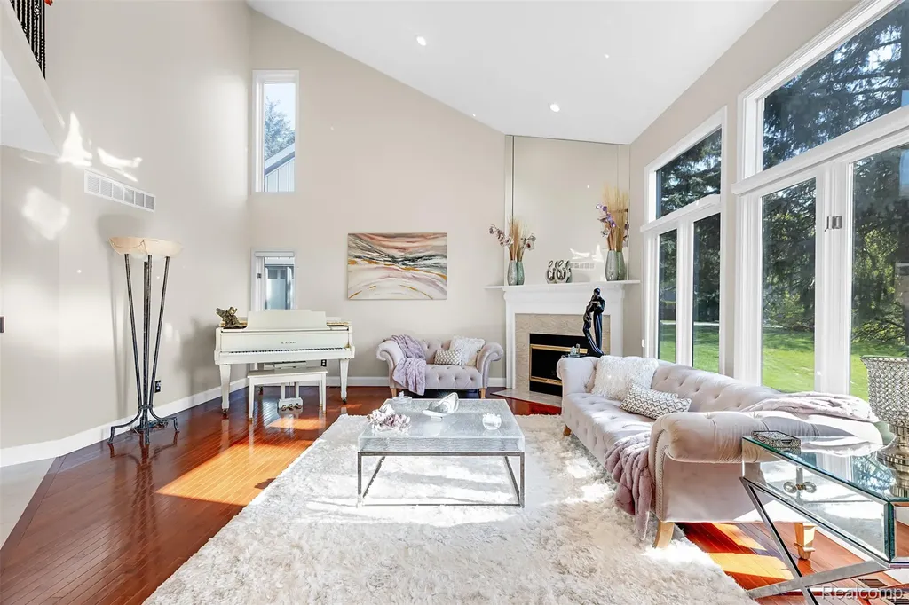 37814 Avon Lane Farmington Hills City MI 48331
