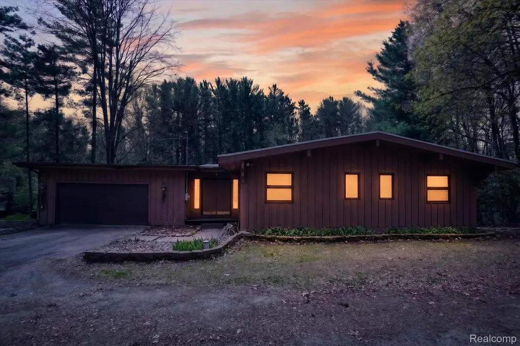 3301 Jewell Road Marion Township MI 48843