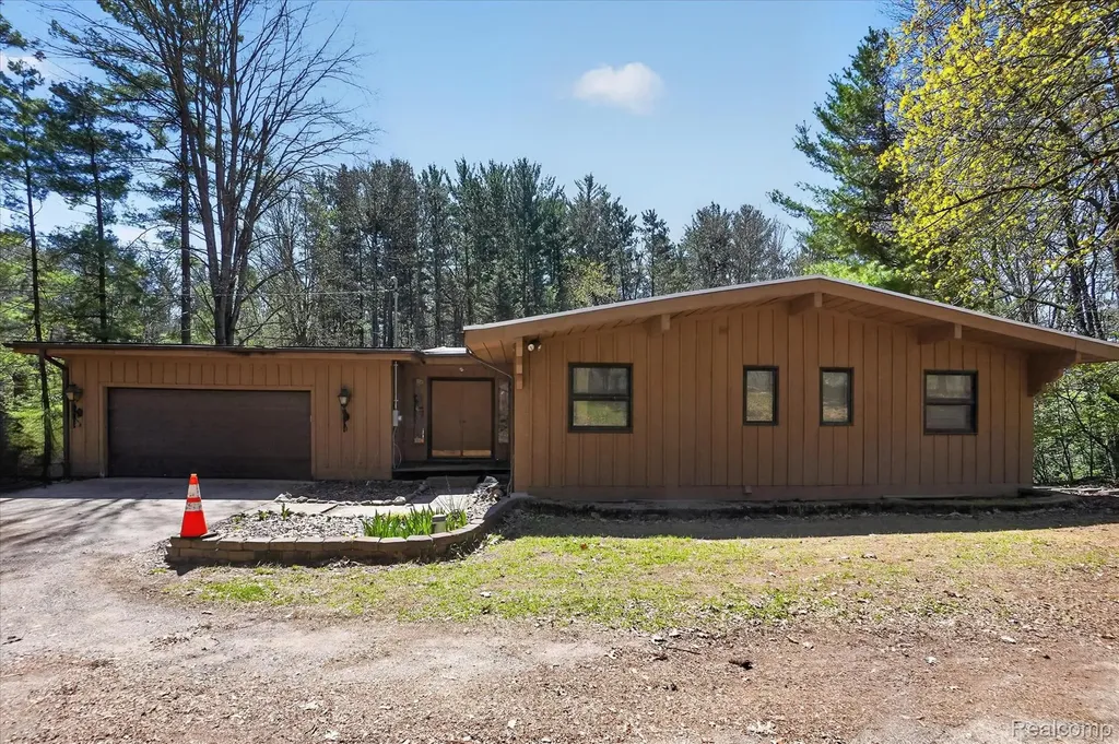 3301 Jewell Road Marion Township MI 48843