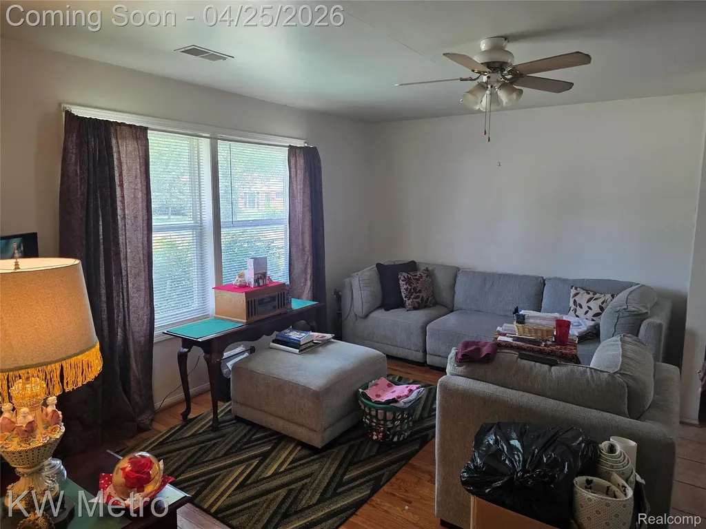 29827 Oakwood Street Inkster City MI 48141