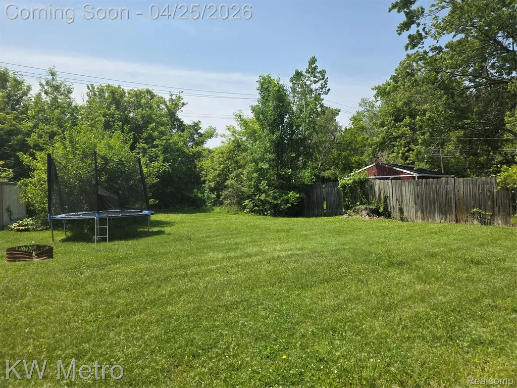 29827 Oakwood Street Inkster City MI 48141