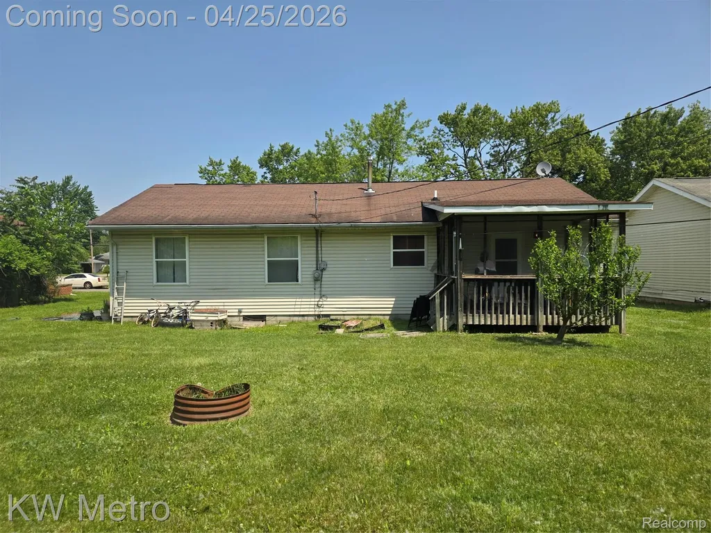 29827 Oakwood Street Inkster City MI 48141