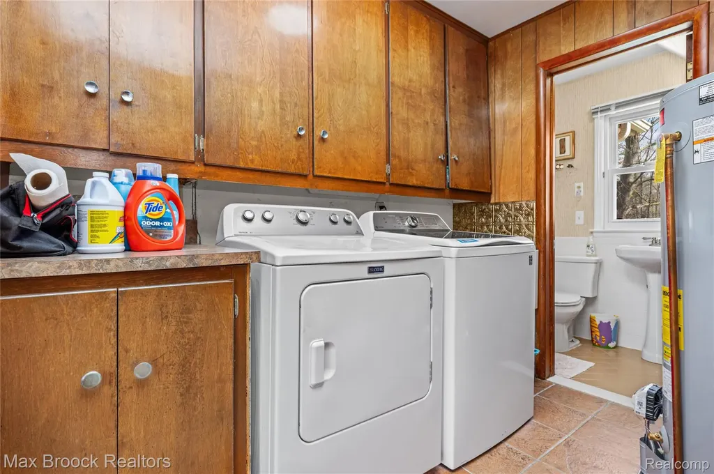 4550 Patrick Road West Bloomfield Charter Township MI 48322