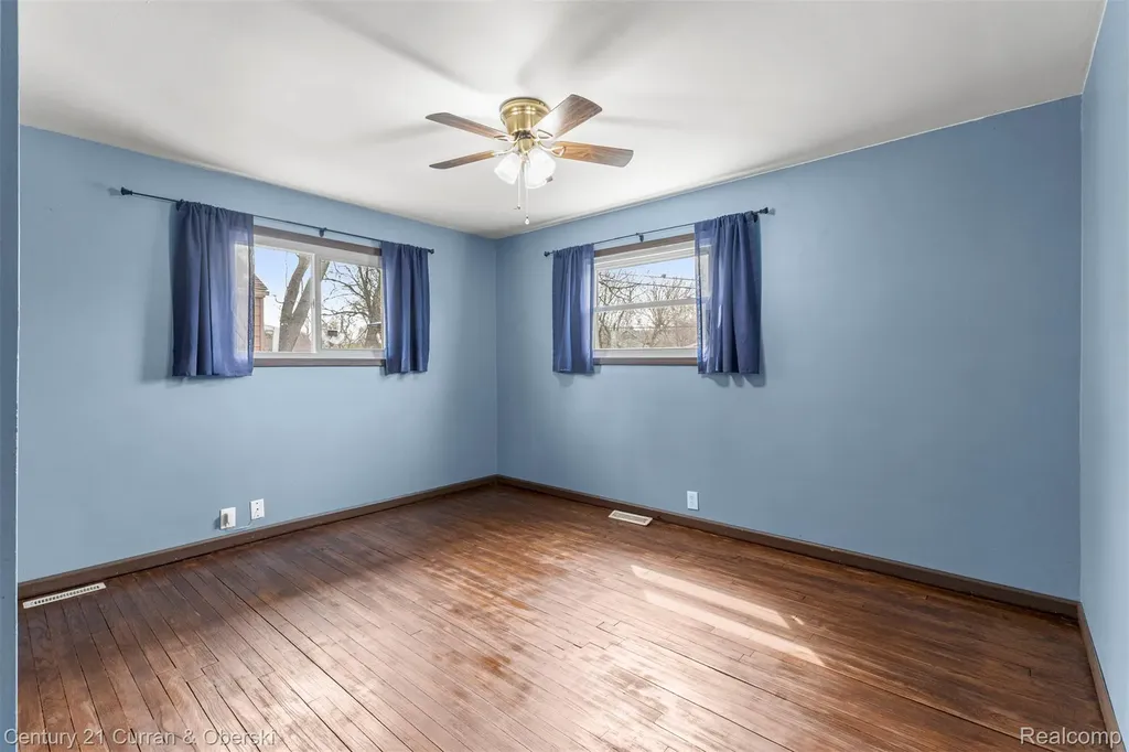 977 Boston Avenue Waterford Charter Township MI 48328