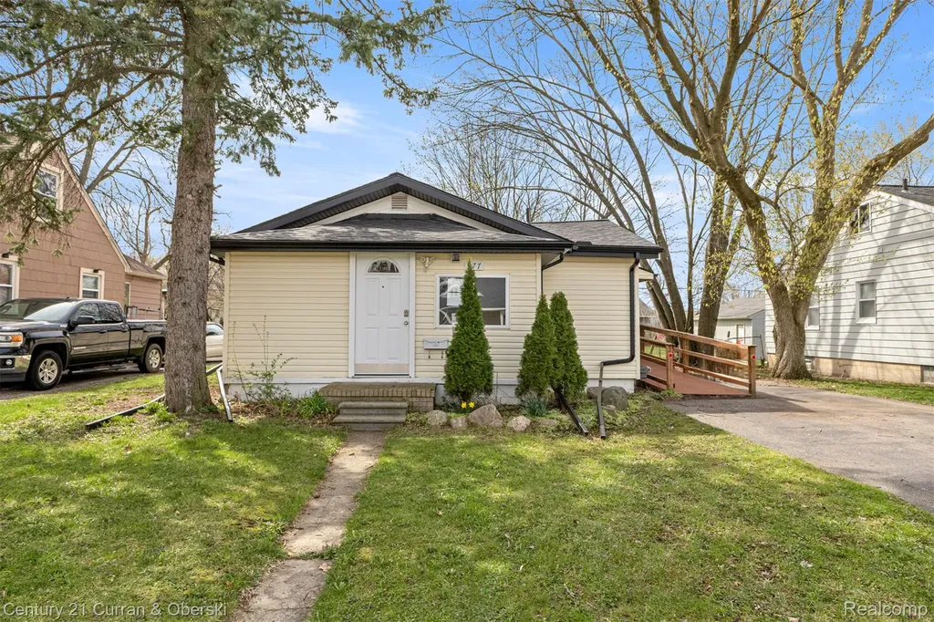 977 Boston Avenue Waterford Charter Township MI 48328