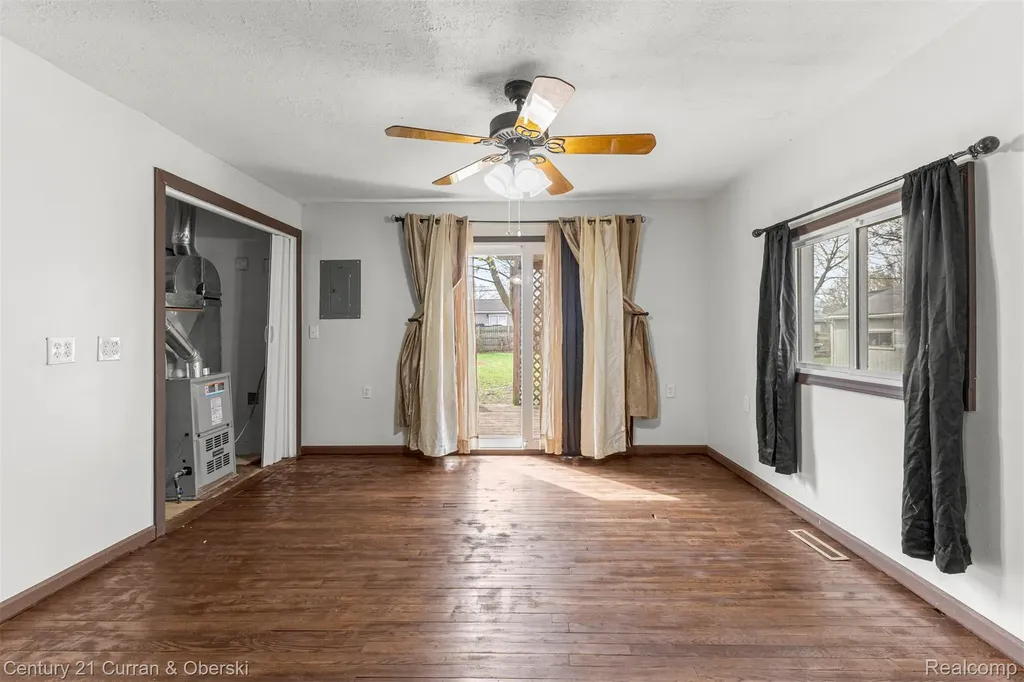 977 Boston Avenue Waterford Charter Township MI 48328