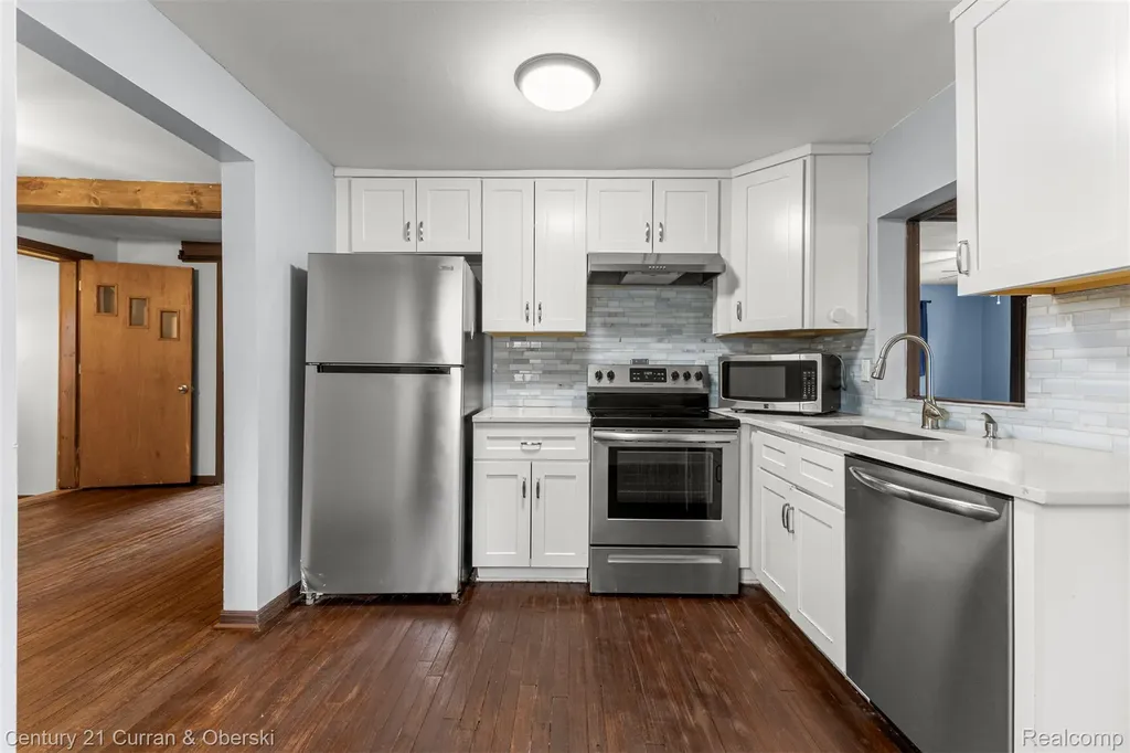 977 Boston Avenue Waterford Charter Township MI 48328