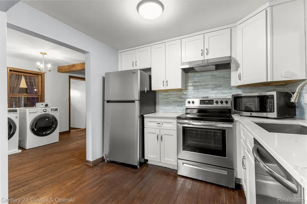 977 Boston Avenue Waterford Charter Township MI 48328