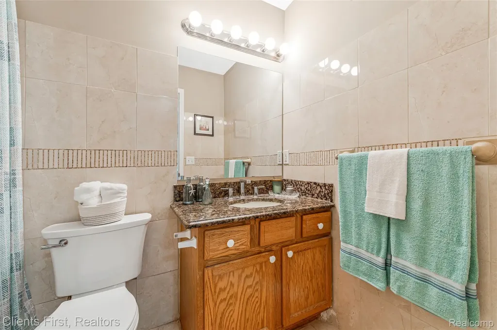4840 Gilbo Avenue Waterford Charter Township MI 48328