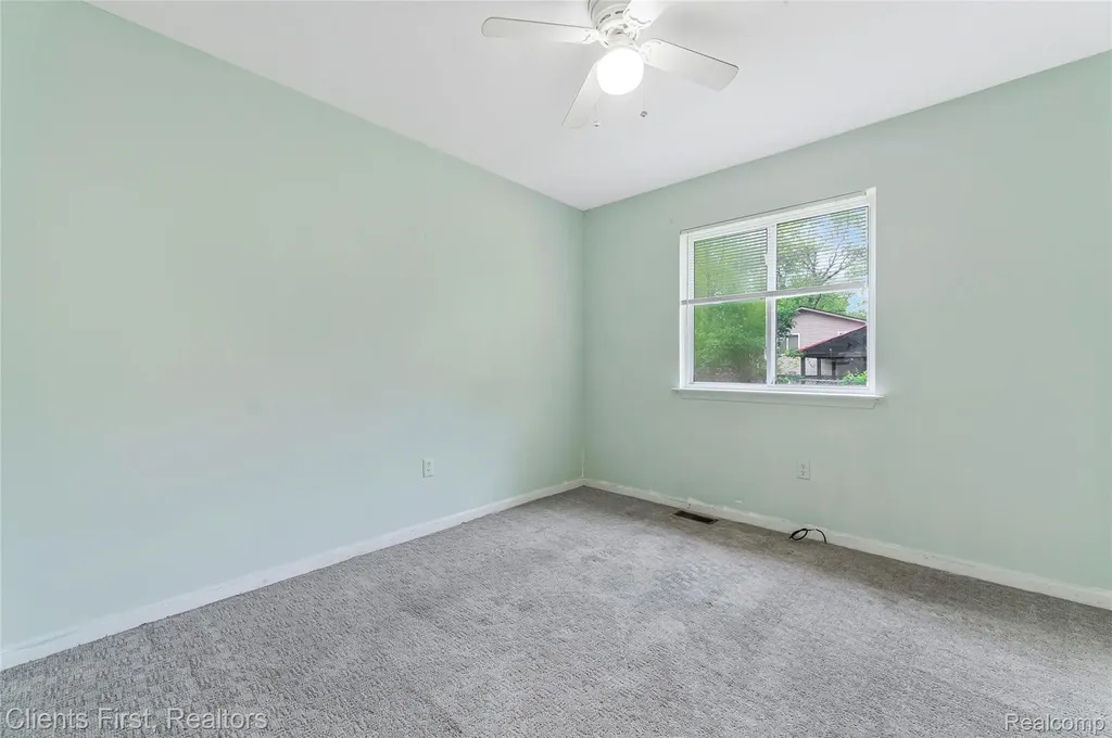4840 Gilbo Avenue Waterford Charter Township MI 48328