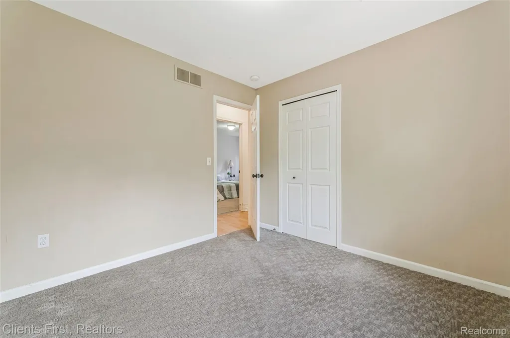 4840 Gilbo Avenue Waterford Charter Township MI 48328