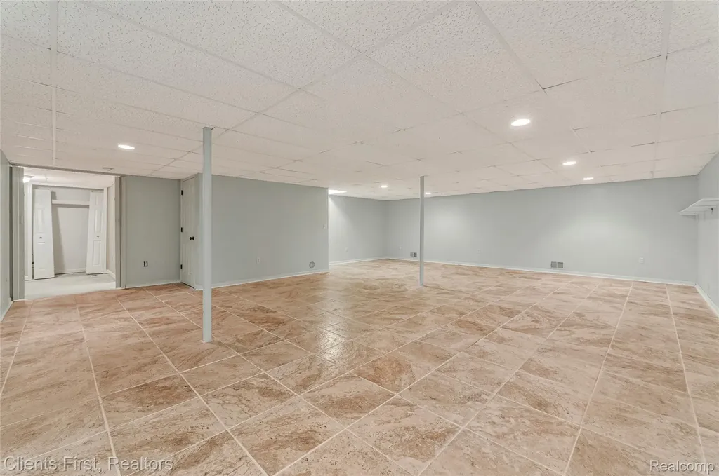 4840 Gilbo Avenue Waterford Charter Township MI 48328