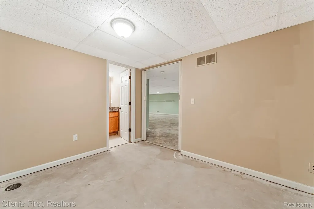 4840 Gilbo Avenue Waterford Charter Township MI 48328
