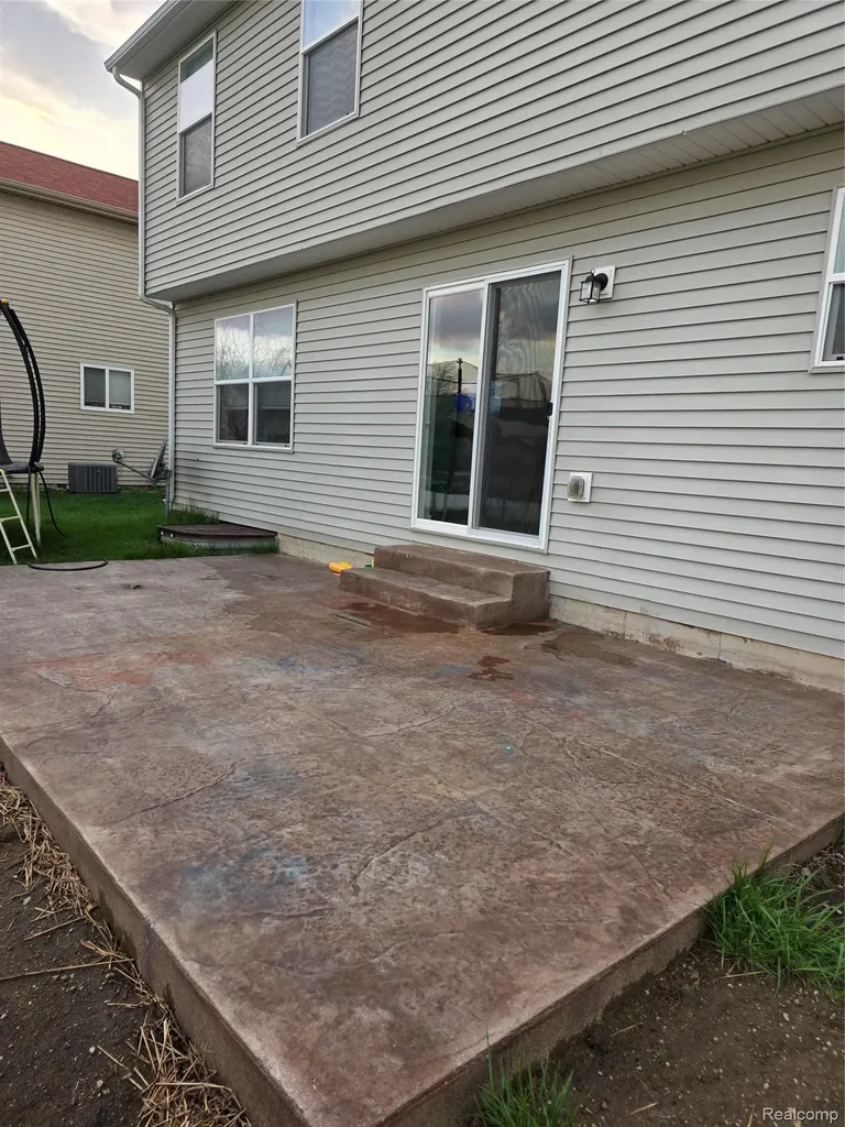 683 Goldfinch Lane Milan City MI 48160