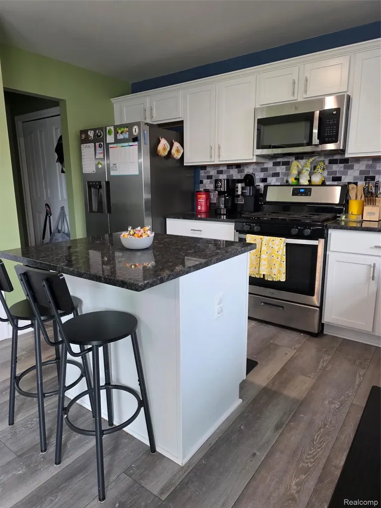 683 Goldfinch Lane Milan City MI 48160