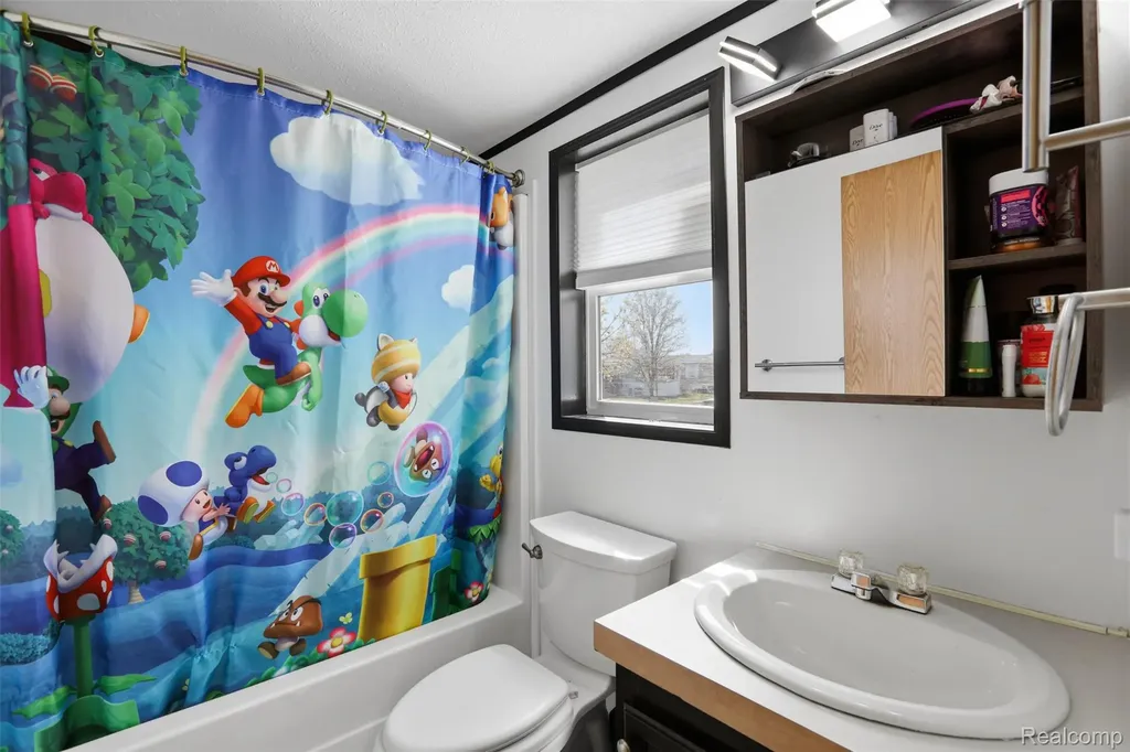 20689 Seneca Drive Clinton Charter Township MI 48036