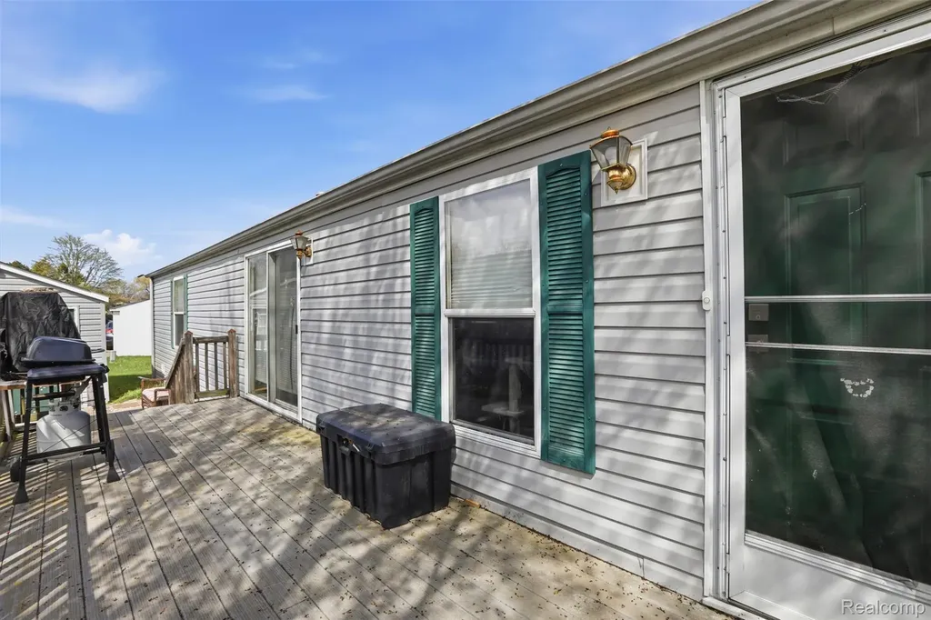 20689 Seneca Drive Clinton Charter Township MI 48036