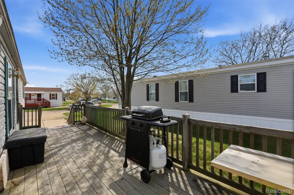 20689 Seneca Drive Clinton Charter Township MI 48036