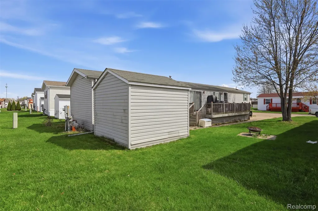 20689 Seneca Drive Clinton Charter Township MI 48036