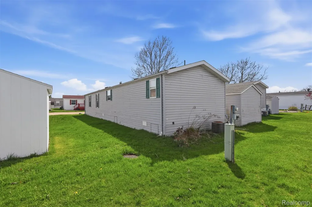 20689 Seneca Drive Clinton Charter Township MI 48036