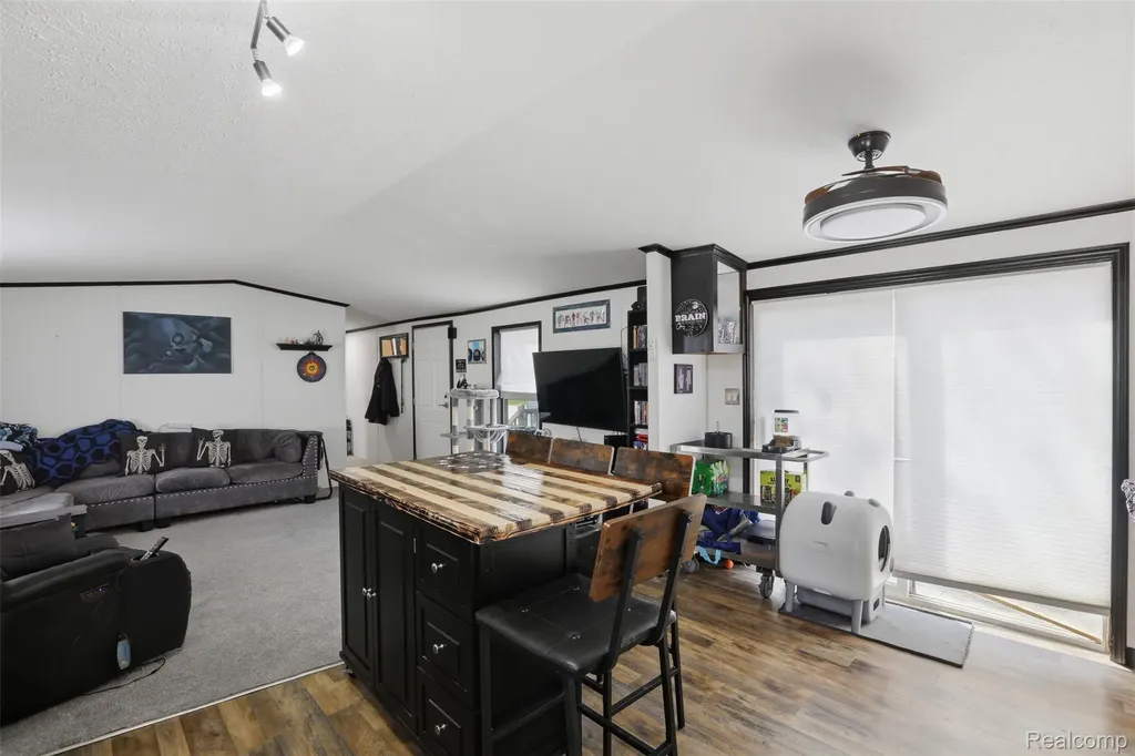 20689 Seneca Drive Clinton Charter Township MI 48036