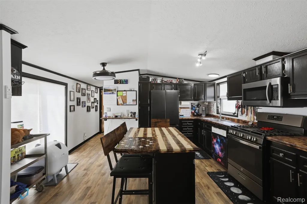 20689 Seneca Drive Clinton Charter Township MI 48036