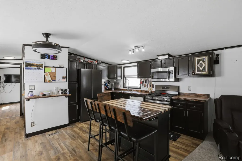 20689 Seneca Drive Clinton Charter Township MI 48036