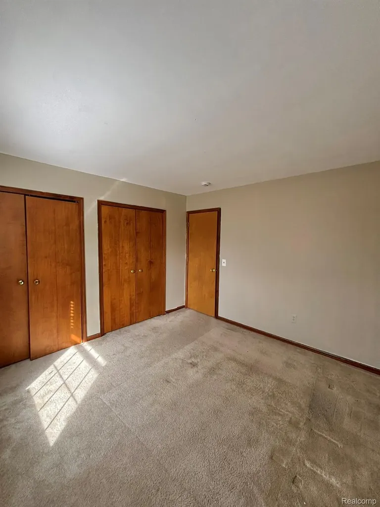 401 Doremus S Doremus Lane W St. Clair Shores City MI 48080