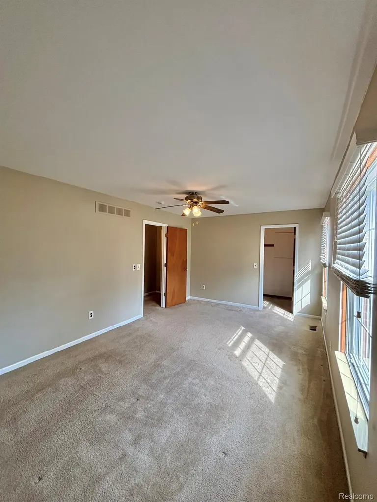 401 Doremus S Doremus Lane W St. Clair Shores City MI 48080