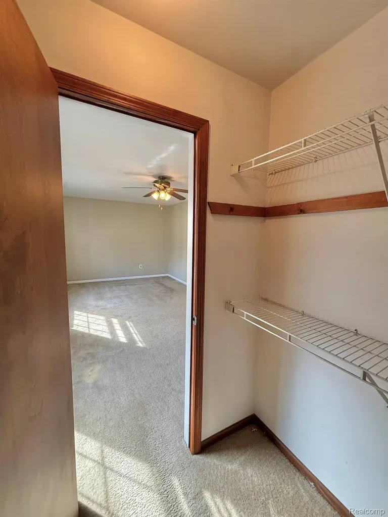 401 Doremus S Doremus Lane W St. Clair Shores City MI 48080