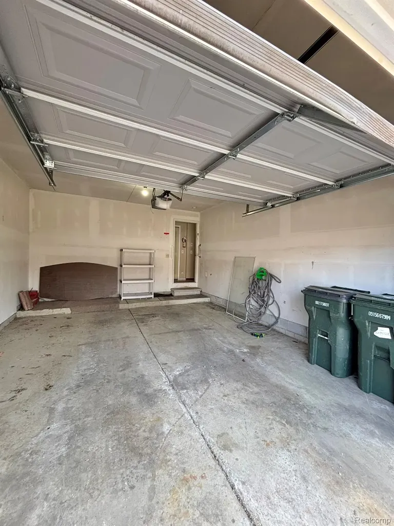 401 Doremus S Doremus Lane W St. Clair Shores City MI 48080