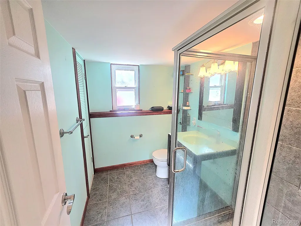 13718 Joyce Drive Warren City MI 48088