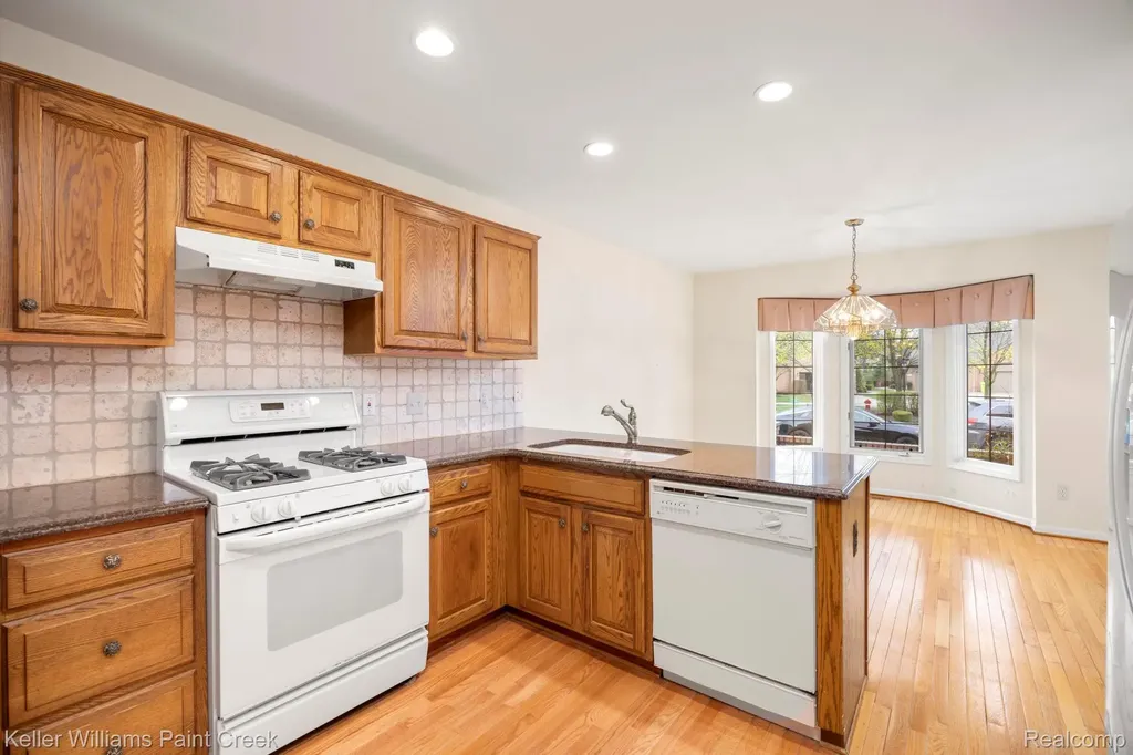 54710 Bellingham Drive Shelby Charter Township MI 48316