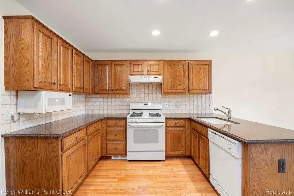 54710 Bellingham Drive Shelby Charter Township MI 48316