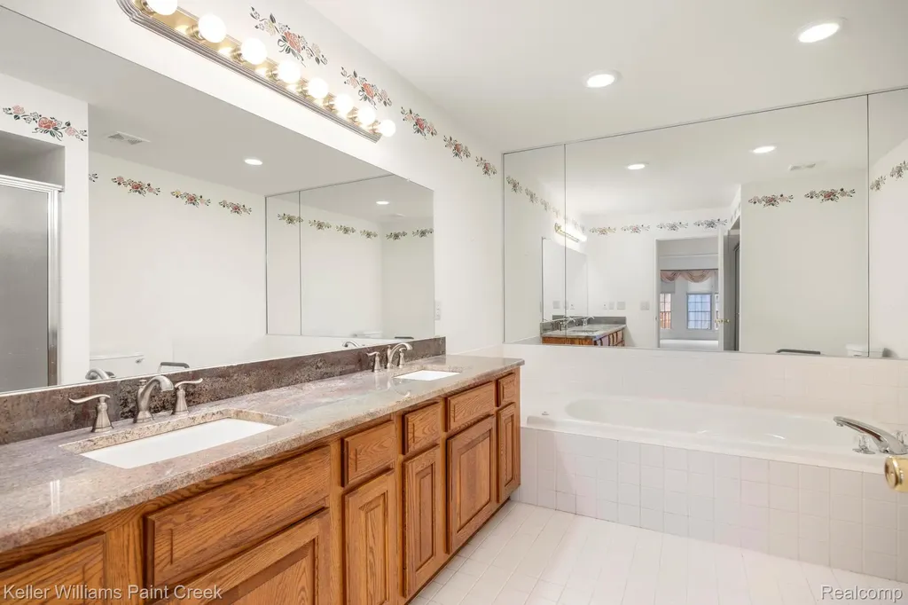 54710 Bellingham Drive Shelby Charter Township MI 48316