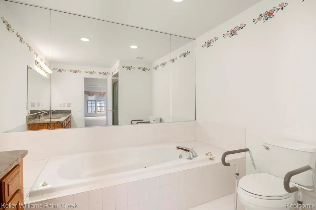 54710 Bellingham Drive Shelby Charter Township MI 48316