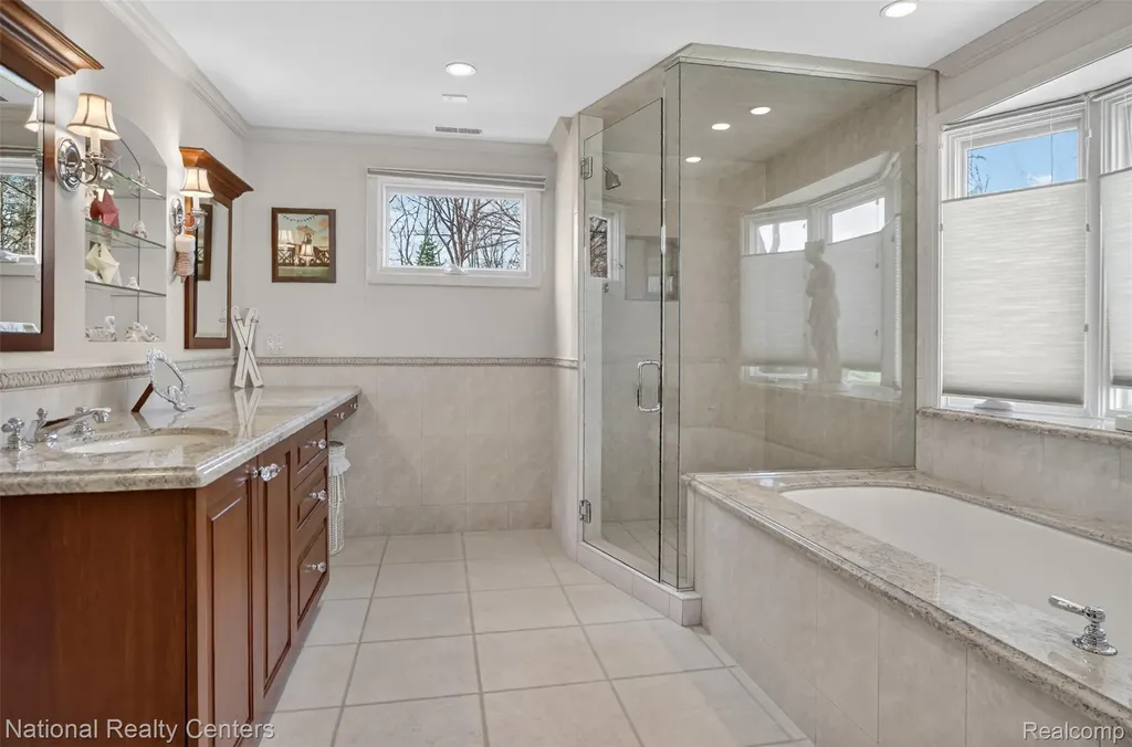 4233 N Willoway Estates Court Bloomfield Hills City MI 48302