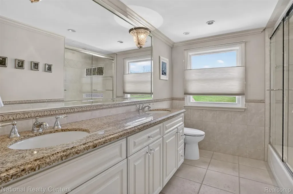 4233 N Willoway Estates Court Bloomfield Hills City MI 48302