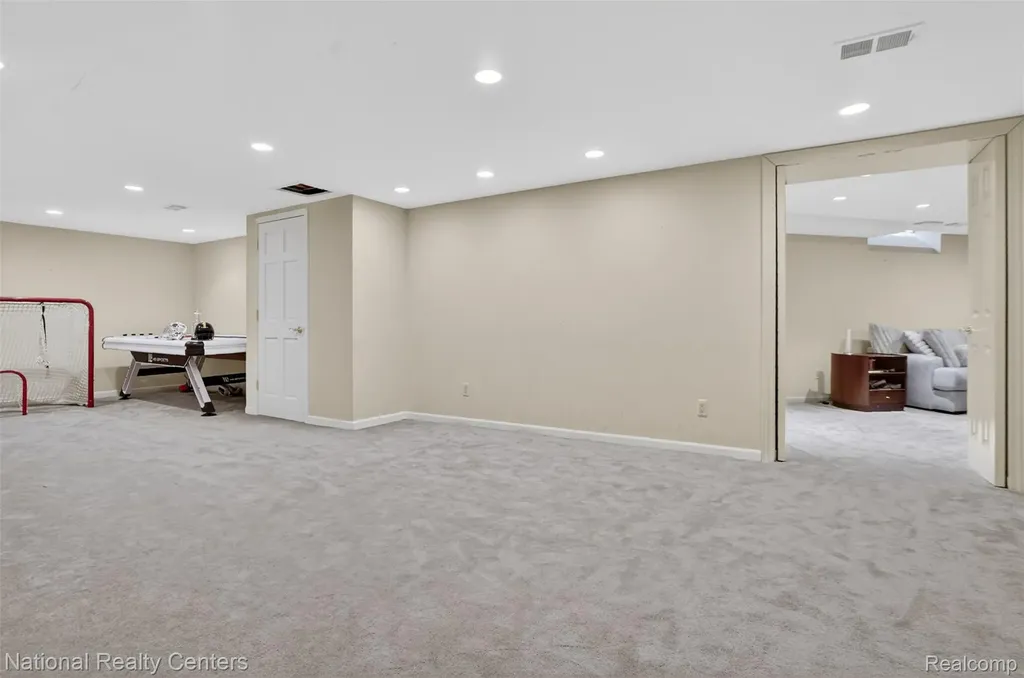 4233 N Willoway Estates Court Bloomfield Hills City MI 48302