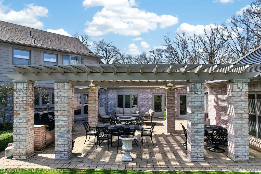 4233 N Willoway Estates Court Bloomfield Hills City MI 48302