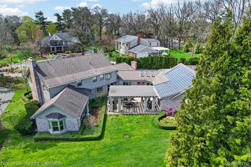 4233 N Willoway Estates Court Bloomfield Hills City MI 48302