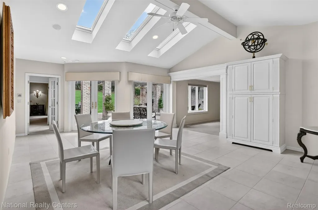 4233 N Willoway Estates Court Bloomfield Hills City MI 48302